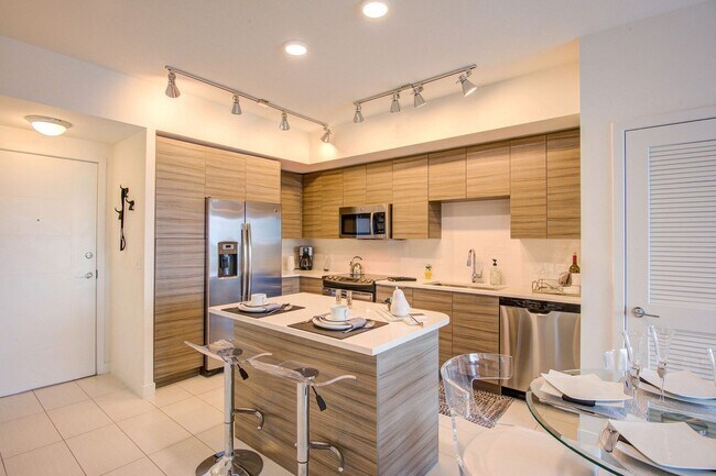 Our chef-inspired kitchens feature designer finishes and stainless steel appliances. - Windsor at Pembroke Gardens