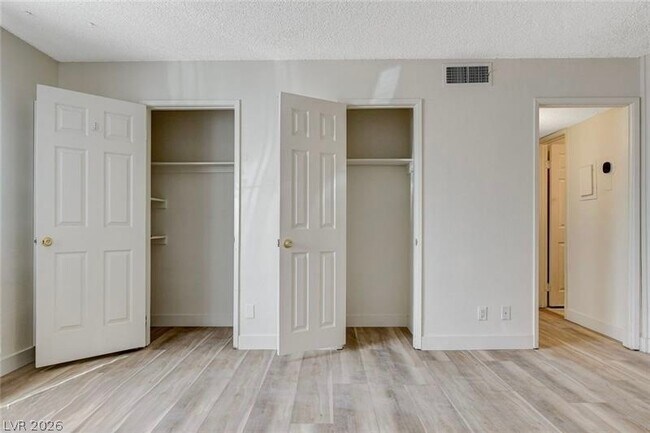 Building Photo - 3841 Daisy St