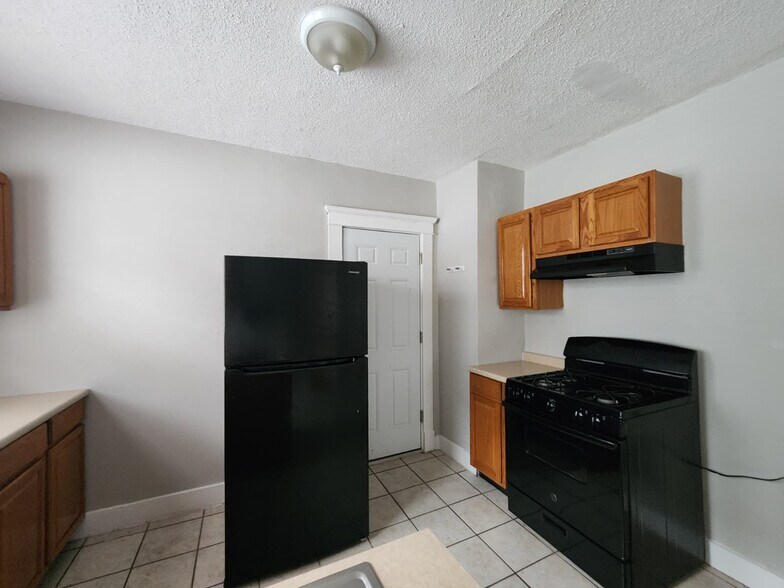 Building Photo - 64 Gorham Ave