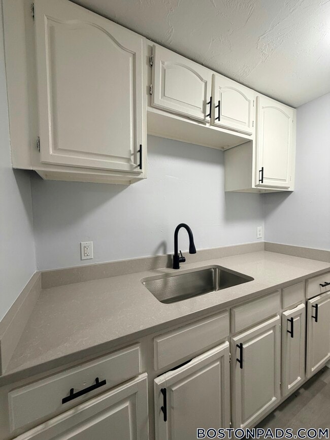 Building Photo - 19 Union St