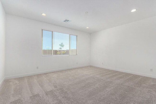 Building Photo - 14807 W Soft Wind Dr