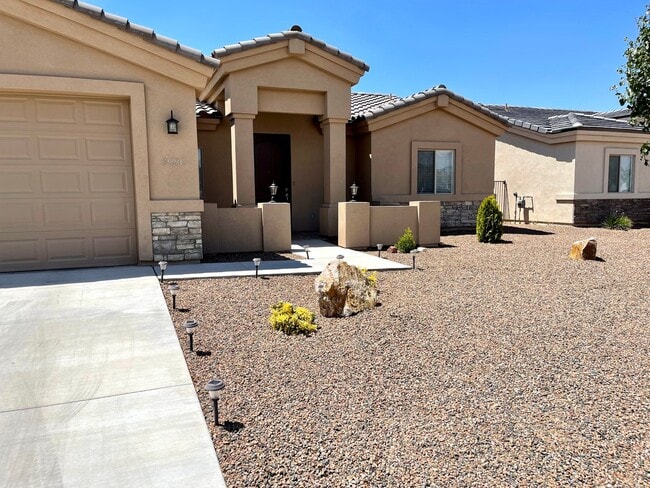 Building Photo - Beautiful 3 Bedroom Home in Gated Community!