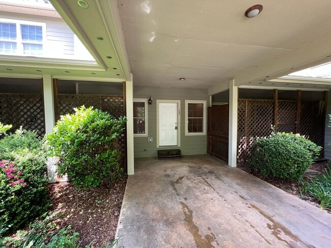 Building Photo - Arden 2 Bedroom Townhome:  Quiet and Spacious