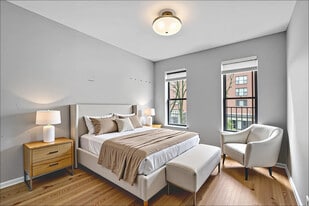 Building Photo - 310 E 81st St