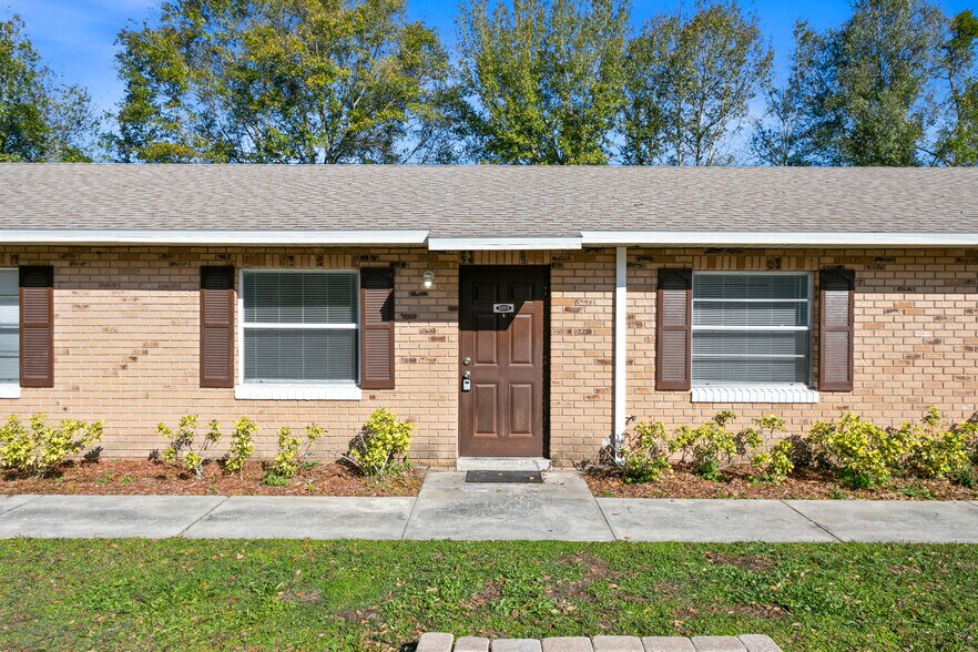 Building Photo - 3215 Pershing St
