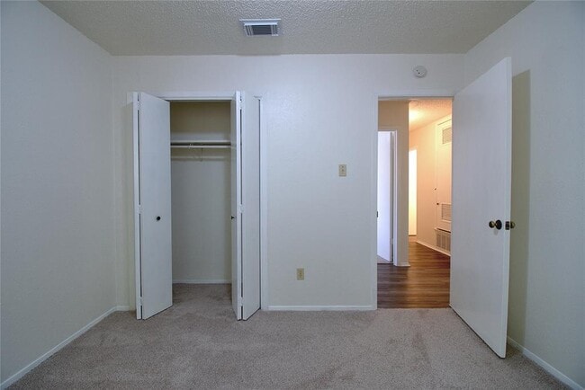 Building Photo - 9303 Quail Field Dr