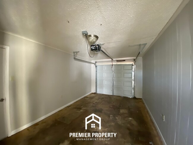 Building Photo - 6345 Martinwood Dr