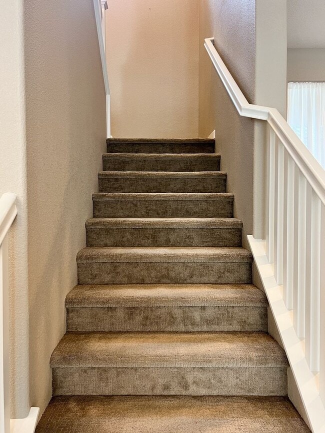 Building Photo - Modern Four-Bedroom Napa Home