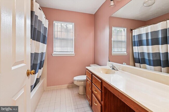 Building Photo - 2111 Crossgate Dr