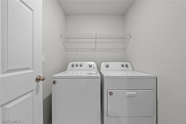 Building Photo - 2911 NW 9th Ave