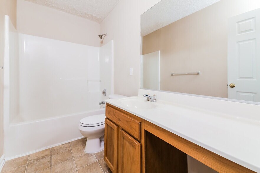 Building Photo - 1328 Marbank St
