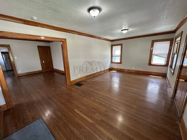 Building Photo - 5421 Lydia Ave