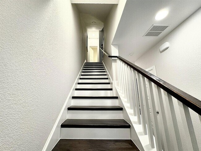 Building Photo - 1367 Branchwood Pl