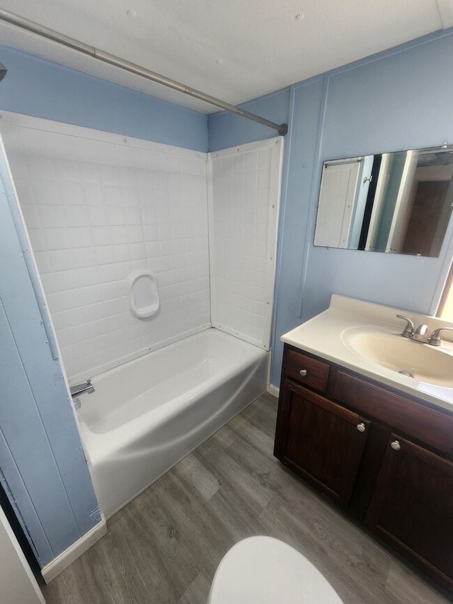 Building Photo - 3 Bedroom, 2 Bathroom Rental NOW Available!
