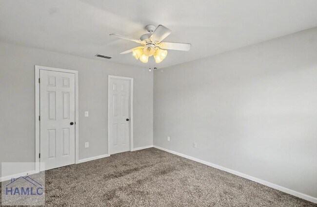 Building Photo - 404 Clairemore Cir