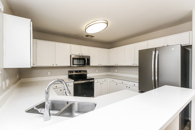 Building Photo - 12824 N Primrose St
