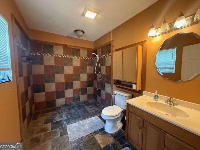 Building Photo - 619 Olmstead Dr
