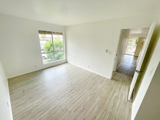 Building Photo - SOUTHPOINTE - Unfurnished - Top Floor 2Bed...