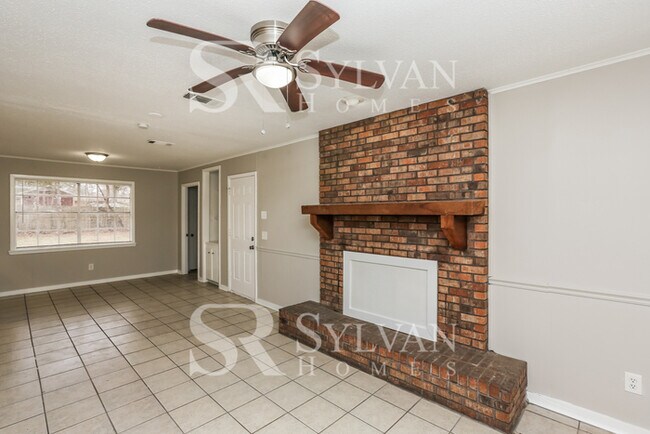 Building Photo - Lease today! No extra charge for contentme...