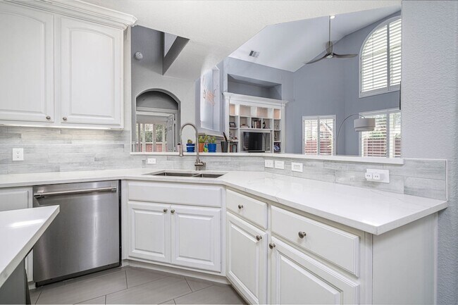 Building Photo - 5907 Ballina Canyon Ln