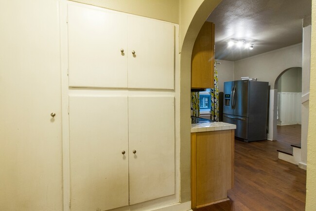 Building Photo - Cute St Johns Home with Updated Kitchen, F...