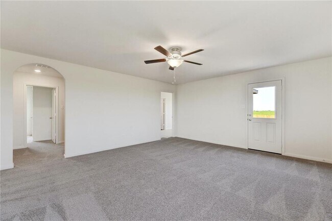 Building Photo - 353 Cres Park Dr
