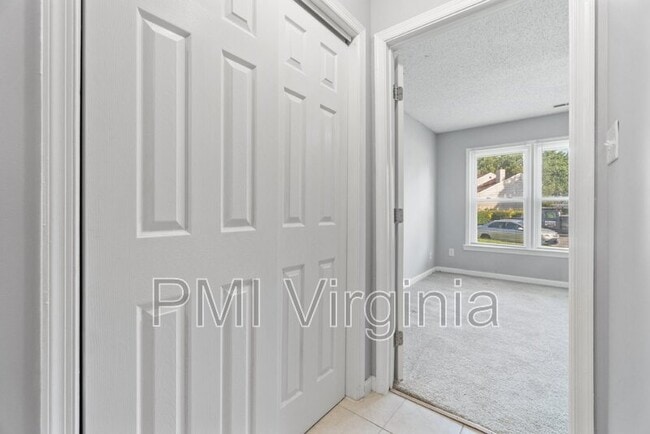 Building Photo - 3909 Wilmington Ct
