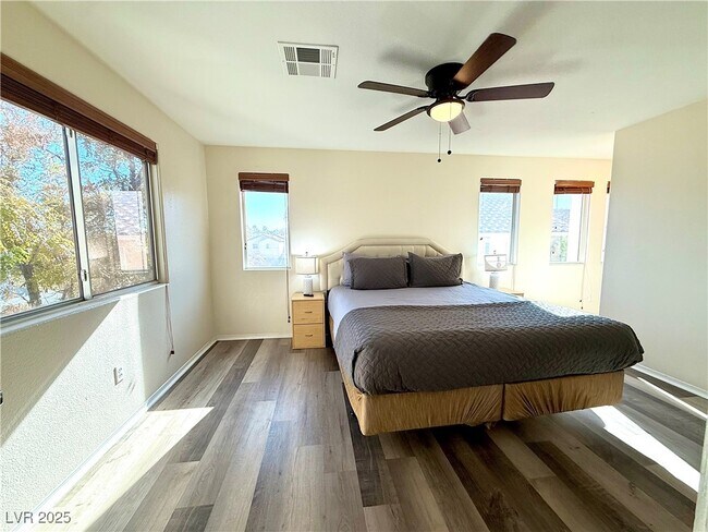 Building Photo - 3817 Bayamon St