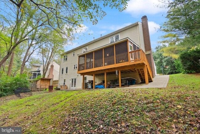 Building Photo - 10303 Bear Creek Dr