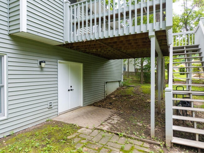 Building Photo - 2301 Grant Ln