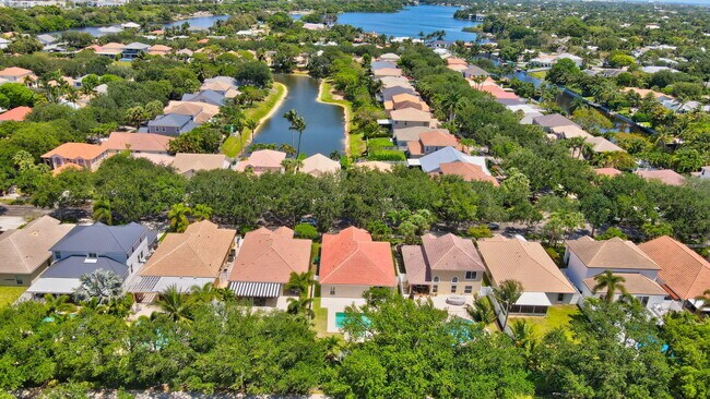 Building Photo - 1050 Delray Lakes Dr