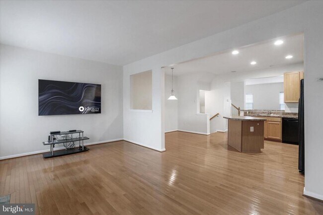 Building Photo - 15 Tidewater Terrace