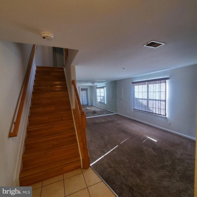 Building Photo - 16211 Ellipse Terrace