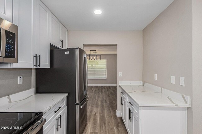 Building Photo - 9938 Willowcreek Cir