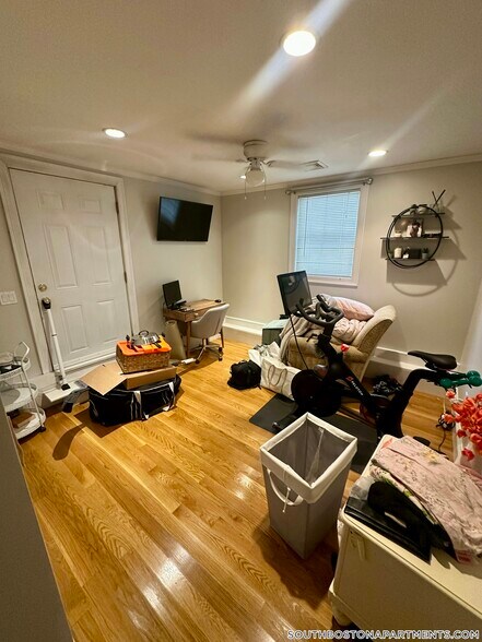 Building Photo - 209 I St