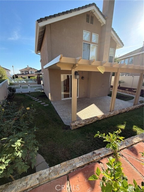 Building Photo - 17 Pastora