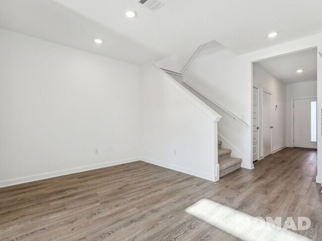 Building Photo - 4 Bedroom, 3 Bathroom Single Family Home in Leander