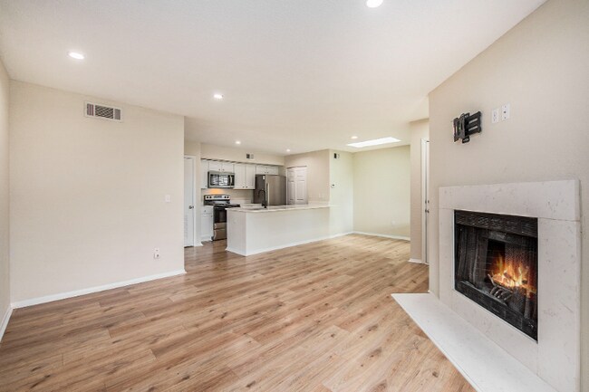 Building Photo - 1481 Center St Ext