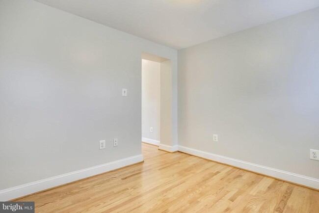 Building Photo - 119 N Peyton St