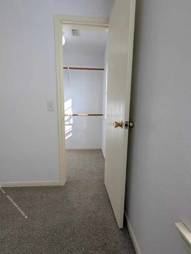 Building Photo - 13422 Sarento Village