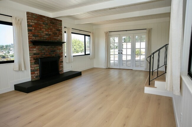 Building Photo - 3Br 2Ba Single Story Available Now!