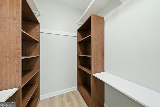 Building Photo - 210 Meadow Run
