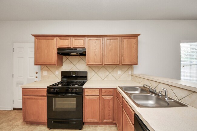 Building Photo - 6702 Albion Cresent Dr