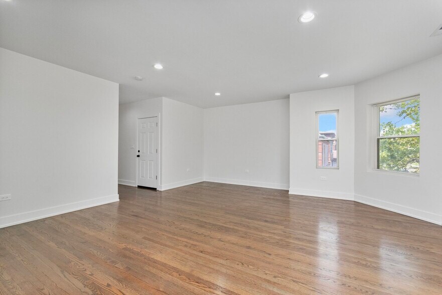 Building Photo - 7446 S Luella Ave