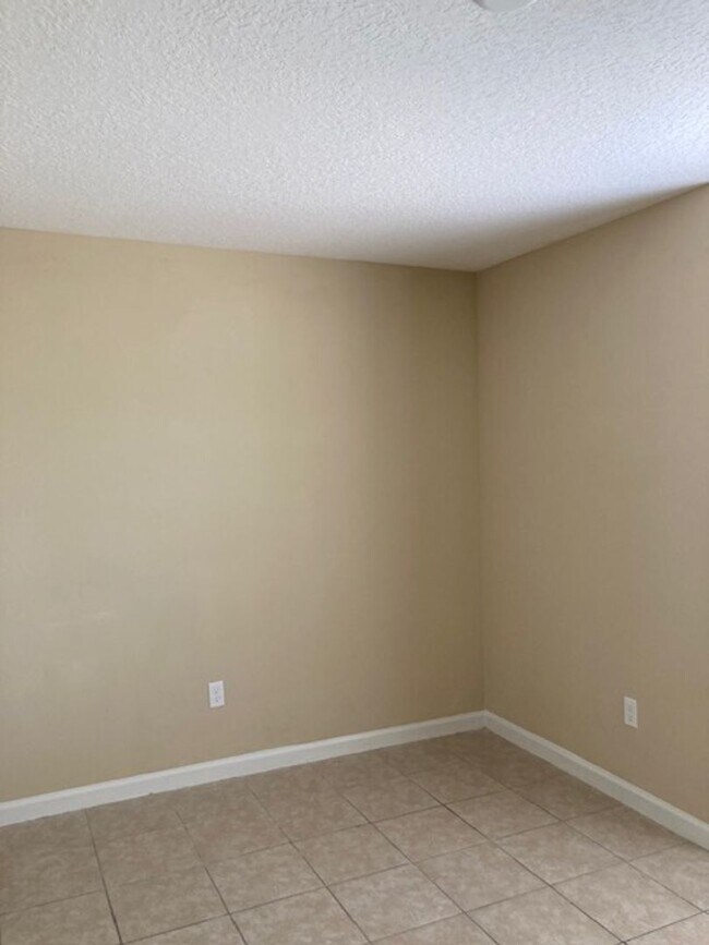 Building Photo - 35 Brunswick Ln