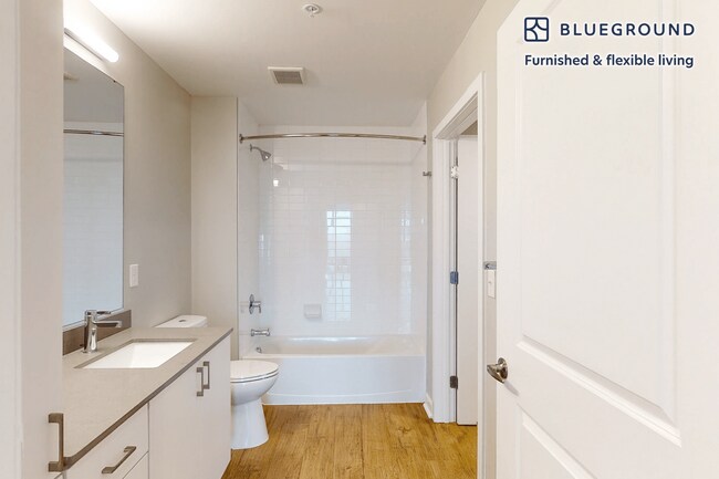 Building Photo - 555 S President St
