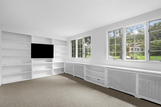 Building Photo - 32 Stuyvesant Ave