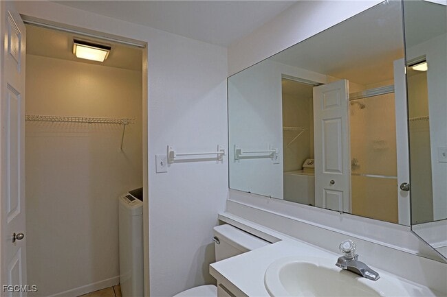 Building Photo - 1526 Park Meadows Dr