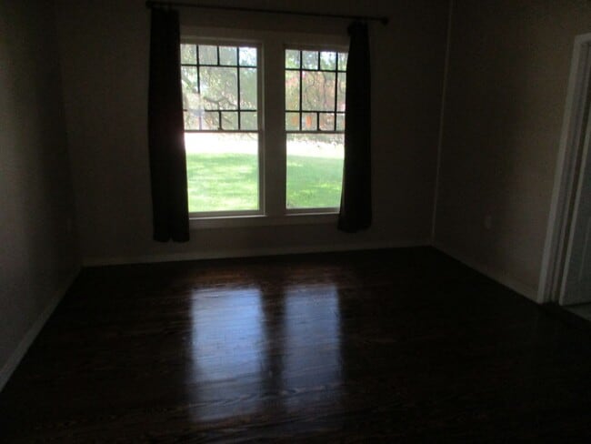 Building Photo - Charming Remodeled Home
