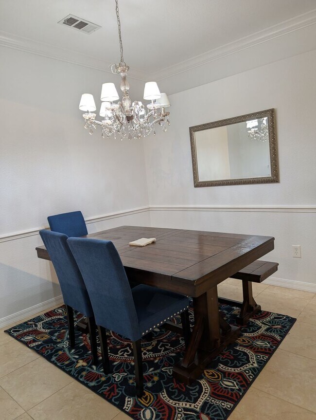 Building Photo - Campus View 202